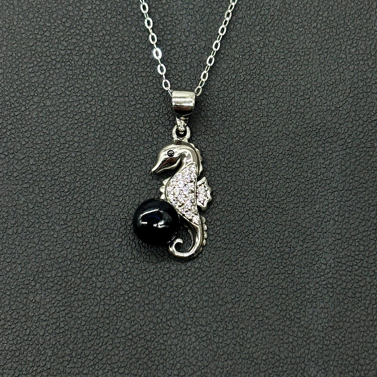 Collier Arôme Hippocampe en Argent Sterling - Noir | Énergie & Guérison | Diffusion en Toute Liberté